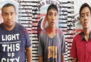Tiga pelaku peredaran gelap dan penyalahgunaan Narkotika jenis sabu berinisial DA (34), HH (40) dan WI (23), yang berhasil ditangkap Satresnarkoba Polres Tulang Bawang di sebuah rumah yang ada di Kampung Purwajaya