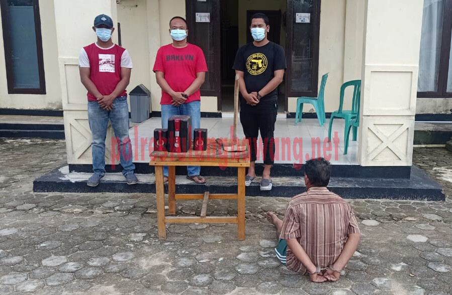 Pria berinisial SO (55), warga Dusun Sumber Rejo, Kampung Wono Rejo, ditangkap Polsek Gedung Aji karena melakukan curat di kampung sendiri