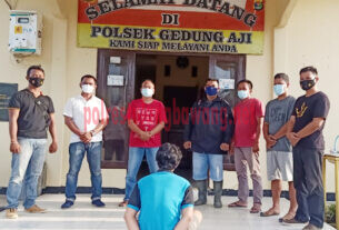 Oknum karyawan KSP Sahabat berinisial GW als EN (31), yang menyerahkan diri ke Mapolsek Gedung Aji karena telah melakukan tindak pidana penggelapan dalam jabatan